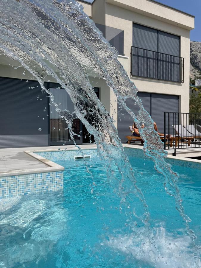 Luxury With Pool And Jacuzzi Vila *