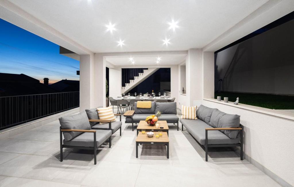 Luxury With Pool And Jacuzzi Vila Makarska
