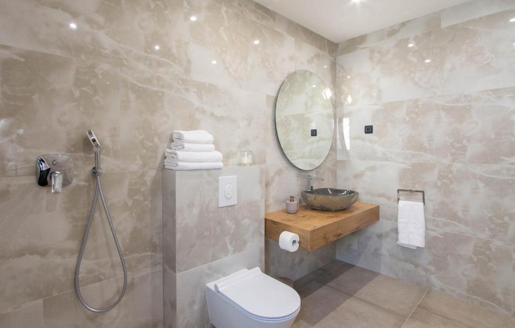 Vila Luxury With Pool And Jacuzzi Makarska